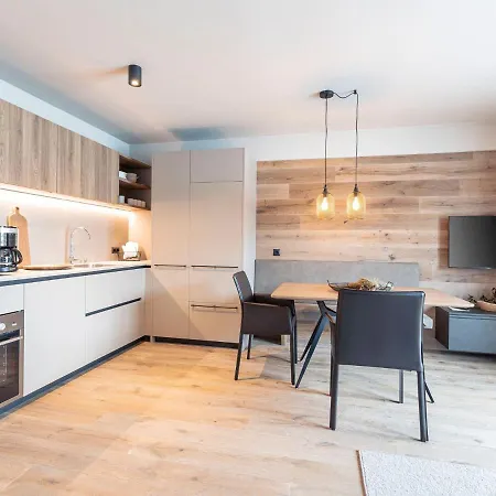Apartmán Luxury With Sauna, Lift Within Walking Distance